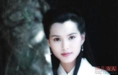 golden lotus slot Su Yu melirik bayangan bersalju seperti angsa dari sudut matanya.